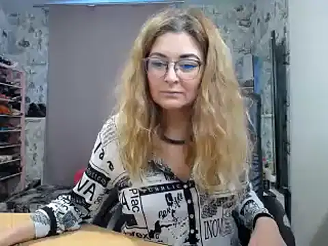 Helen1974 online show from 02-19-25, 02:01