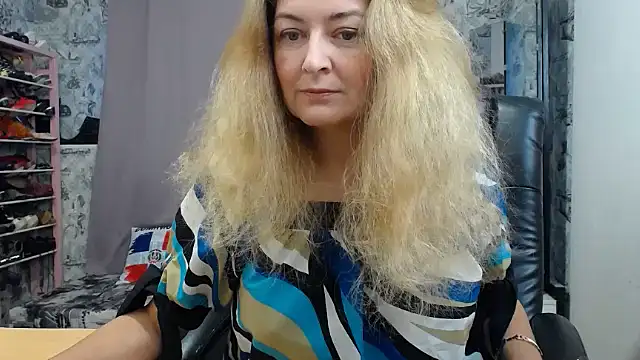 Helen1974 online show from 10-17-25, 04:37