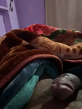 Snapshot of delhiboyz1 chatting on 12-17-25, 05:41 delhiboyz1 online show from 12-17-25, 05:41