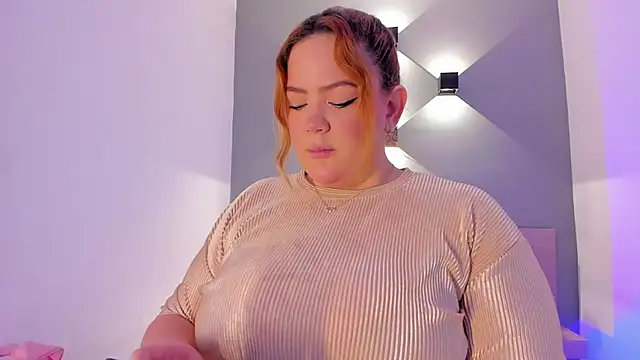 Snapshot of sophiarossee_ chatting on 02-22-25, 12:08 sophiarossee online show from 02-22-25, 12:08