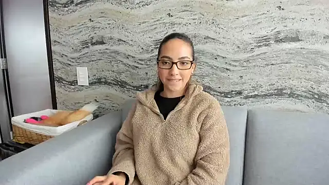 Snapshot of Sophi__a chatting on 02-11-25, 07:48 Sophi  a online show from 02-11-25, 07:48