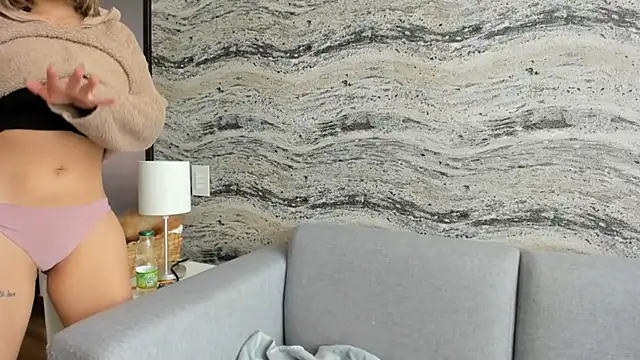 Snapshot of Sophi__a chatting on 03-03-25, 08:00 Sophi  a online show from 03-03-25, 08:00