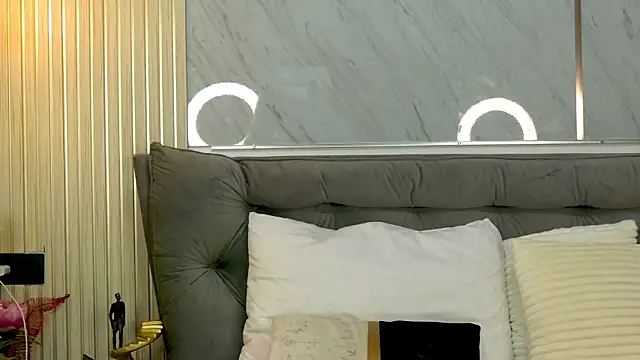 MiaCharm online show from 03-30-26, 08:21