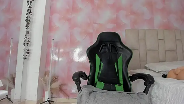 emily lean  online show from 11-14-25, 12:53