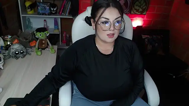 Snapshot of juliette_rd chatting on 02-21-25, 06:29 juliette rd online show from 02-21-25, 06:29