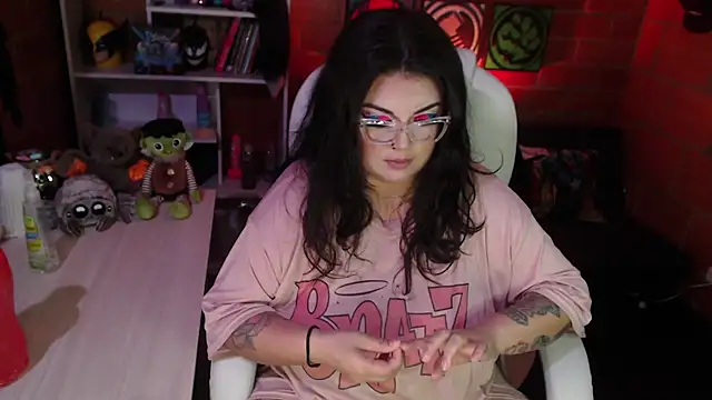 Snapshot of juliette_rd chatting on 03-06-25, 01:03 juliette rd online show from 03-06-25, 01:03