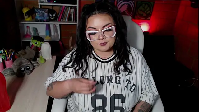 juliette rd online show from 11-06-25, 04:57