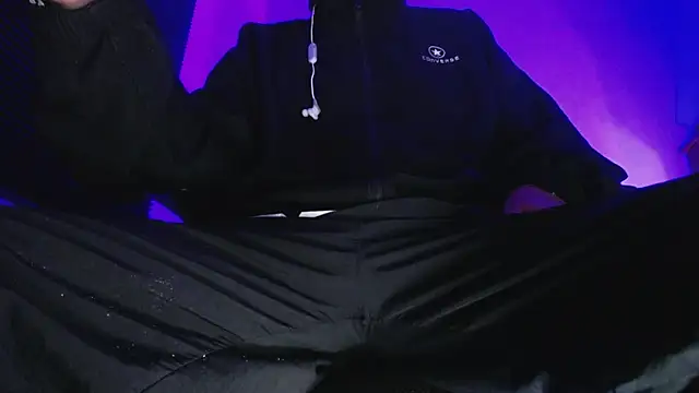 Snapshot of zacwatson_ chatting on 12-21-25, 05:25 zacwatson online show from 12-21-25, 05:25