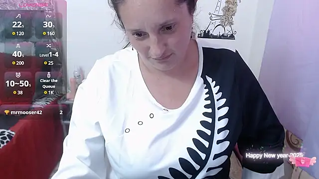 CristialJones  online show from 01-14-25, 07:43