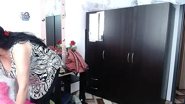 CristialJones  online show from 09-29-25, 02:22