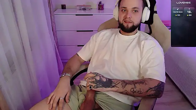 ChillyXO online show from 02-14-26, 02:41