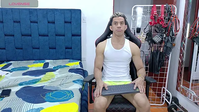 JoseRumbero26 online show from 11-19-25, 12:10