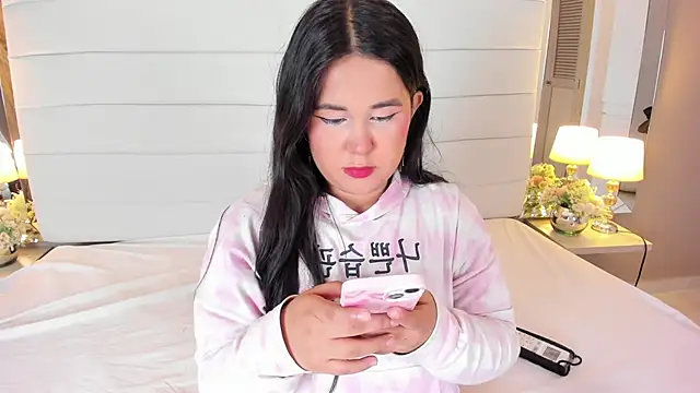 Lilly 2809  online show from 09-18-25, 04:14