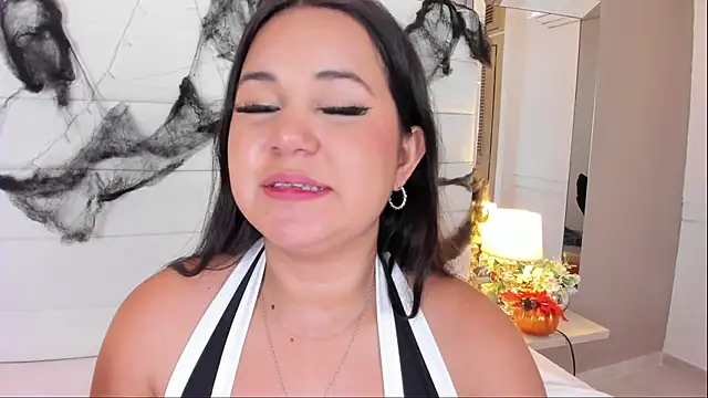 Lilly 2809  online show from 10-21-25, 04:46