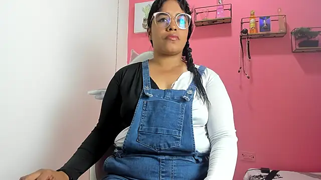 Snapshot of Tita_dirty chatting on 02-13-25, 02:01 Tita dirty online show from 02-13-25, 02:01