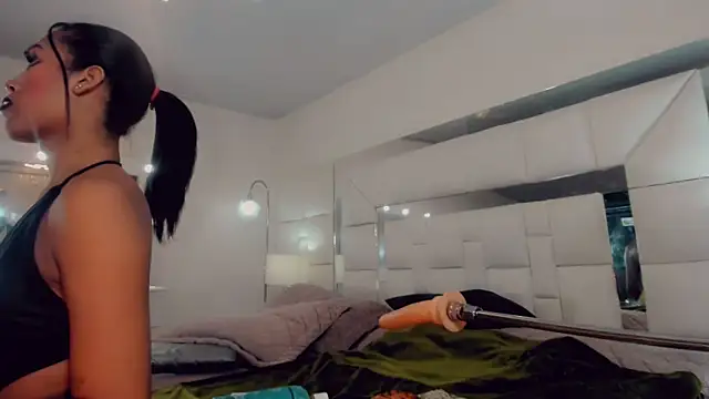  ChanellR  online show from 03-14-25, 11:45