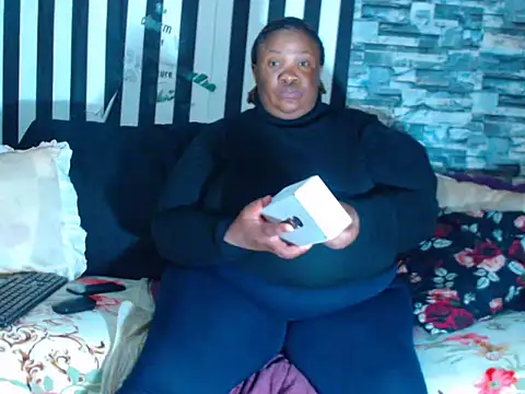 BigHotMatureXx online show from 12-13-25, 08:25