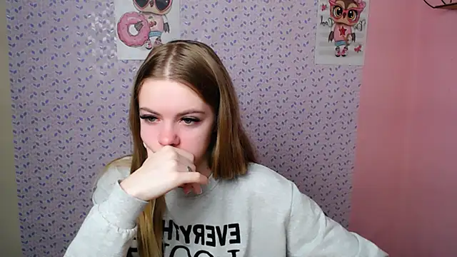 AliceFlirtt  online show from 01-09-25, 07:42