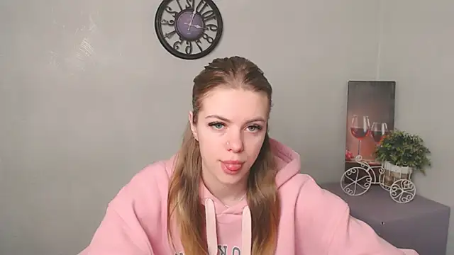 AliceFlirtt  online show from 02-14-25, 07:49