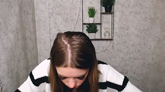 AliceFlirtt  online show from 03-05-25, 08:21