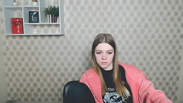 AliceFlirtt  online show from 03-20-25, 02:42