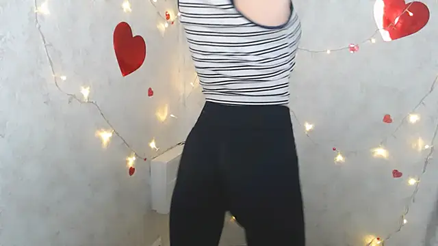 AliceFlirtt  online show from 03-22-25, 09:34