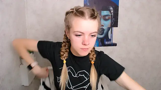 AliceFlirtt  online show from 09-17-25, 09:00