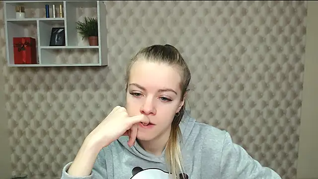 AliceFlirtt  online show from 10-16-25, 08:15