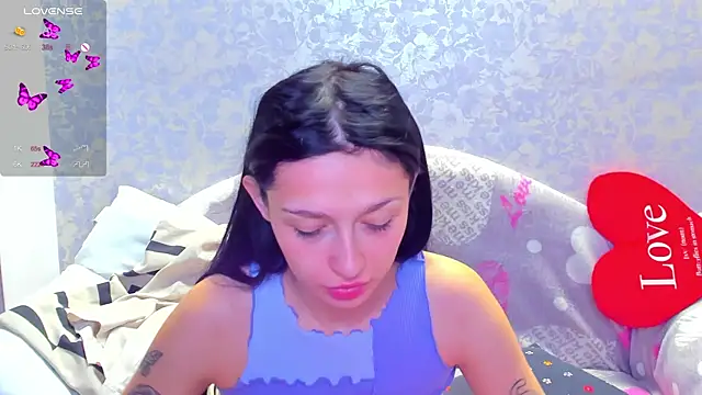 Snapshot of Vanessa_Florence chatting on 10-31-25, 01:28 Vanessa Florence online show from 10-31-25, 01:28