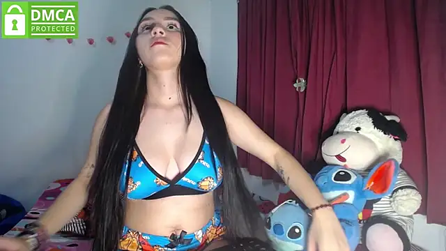 Snapshot of susana2523 chatting on 12-22-25, 05:04 susana2523 online show from 12-22-25, 05:04