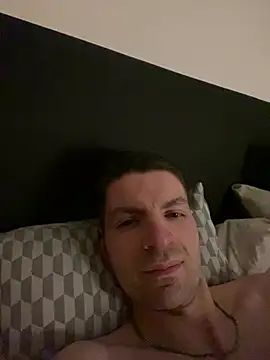 Snapshot of Ricoleckt chatting on 02-18-25, 08:36 Ricoleckt online show from 02-18-25, 08:36