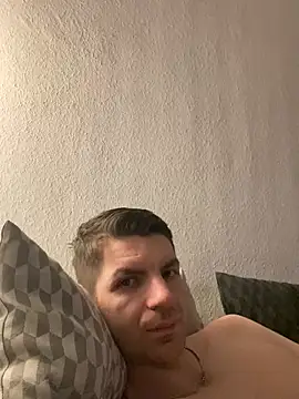 Snapshot of Ricoleckt chatting on 02-27-25, 11:37 Ricoleckt online show from 02-27-25, 11:37