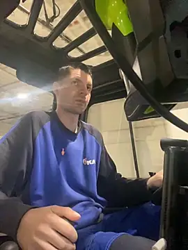 Snapshot of Ricoleckt chatting on 10-22-25, 03:12 Ricoleckt online show from 10-22-25, 03:12