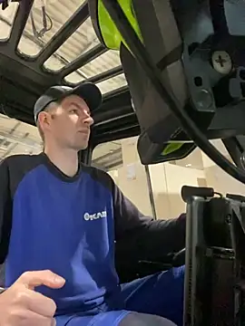 Snapshot of Ricoleckt chatting on 11-03-25, 02:51 Ricoleckt online show from 11-03-25, 02:51