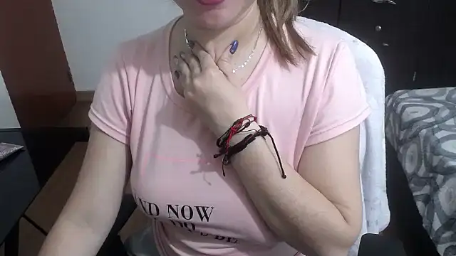 Luna girlhot  online show from 02-08-25, 04:36