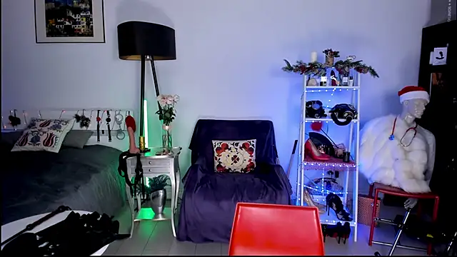 Snapshot of MissAliciaFD chatting on 12-12-24, 04:32 MissAliciaFD online show from 12-12-24, 04:32