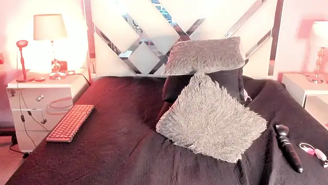 AnyyJones online show from 03-19-25, 11:36