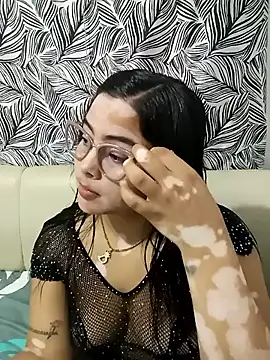 Snapshot of Shirley_23 chatting on 03-01-26, 03:19 Shirley 23 online show from 03-01-26, 03:19