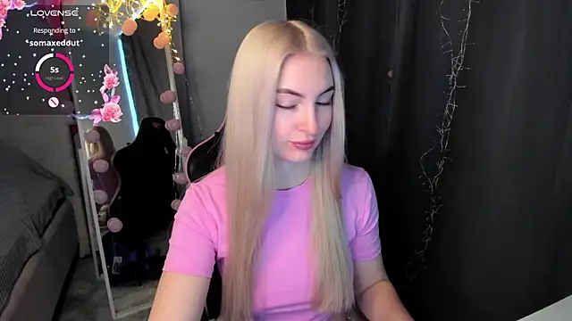 Kimmy powell online show from 04-17-26, 02:36