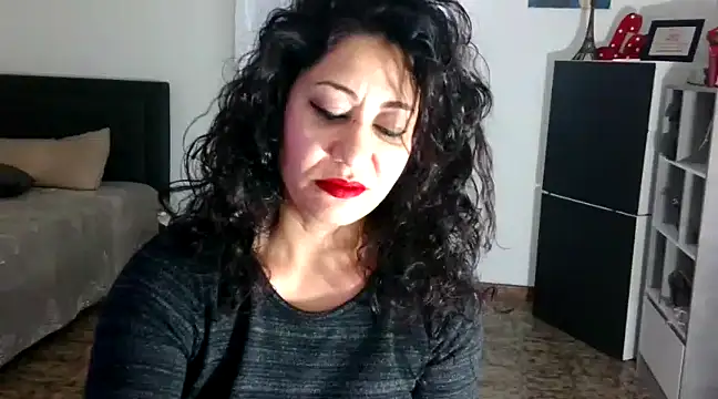 Snapshot of danasantoreal chatting on 12-18-24, 03:55 danasantoreal online show from 12-18-24, 03:55