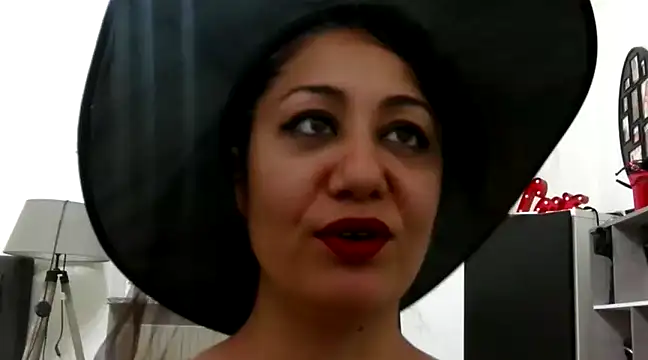 Snapshot of danasantoreal chatting on 01-06-25, 09:00 danasantoreal online show from 01-06-25, 09:00