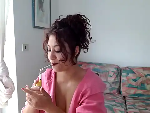 Snapshot of danasantoreal chatting on 09-17-25, 02:30 danasantoreal online show from 09-17-25, 02:30