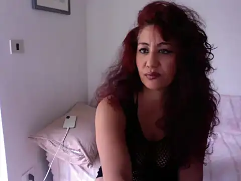 Snapshot of danasantoreal chatting on 10-14-25, 08:04 danasantoreal online show from 10-14-25, 08:04