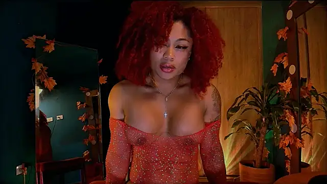 Snapshot of HeidiCox chatting on 12-15-24, 03:45 HeidiCox online show from 12-15-24, 03:45