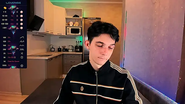 Aaron Boom online show from 09-13-25, 11:26