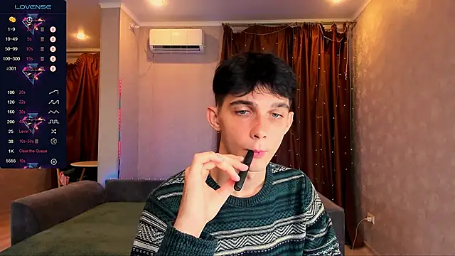 Aaron Boom online show from 09-20-25, 11:06