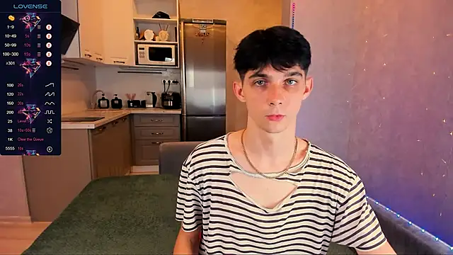 Aaron Boom online show from 09-22-25, 12:23