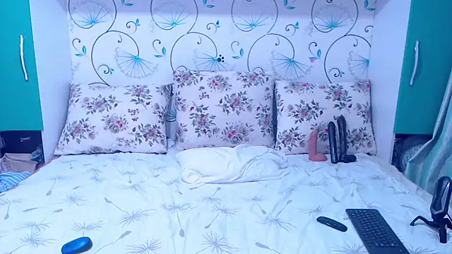 demiemorre online show from 11-17-25, 05:24