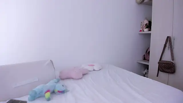 Snapshot of analia_collins chatting on 09-25-25, 01:37 analia collins online show from 09-25-25, 01:37