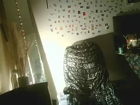 Snapshot of DaddyQuimHot chatting on 02-18-25, 07:21 DaddyQuimHot online show from 02-18-25, 07:21